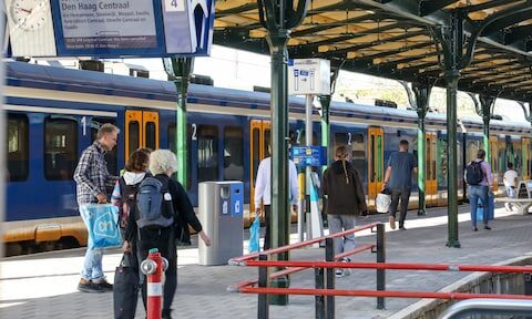 NS en vakbonden sluiten cao-akkoord na nachtelijke onderhandelingen