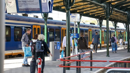 NS en vakbonden sluiten cao-akkoord na nachtelijke onderhandelingen