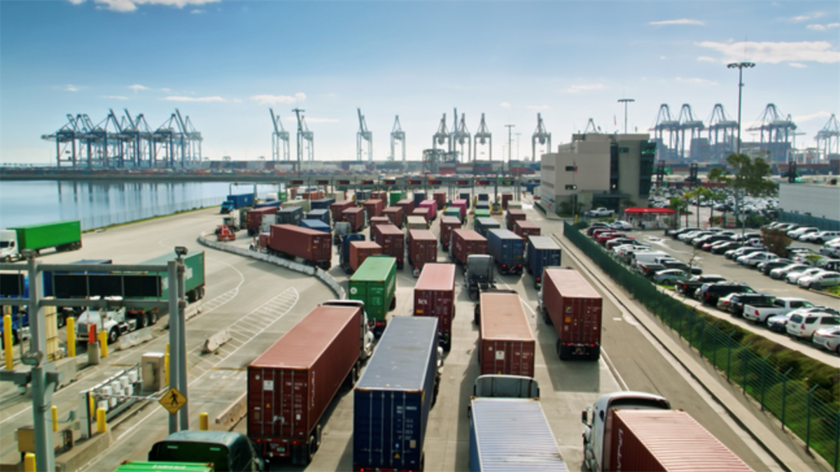 Opname commercieel vastgoed daalt met 31,3% in eerste helft 2025 door economische onzekerheid