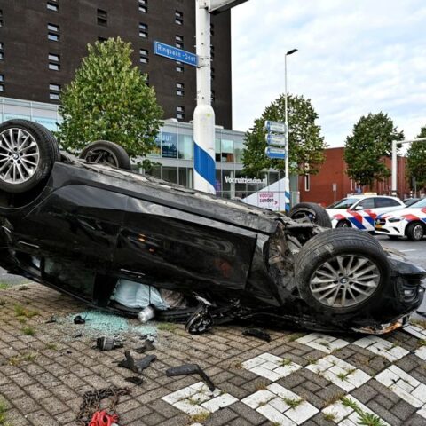 Politieman gewond bij achtervolging van verdachte automobilist in Tilburg