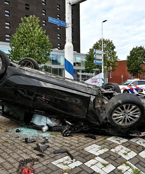 Politieman gewond bij achtervolging van verdachte automobilist in Tilburg
