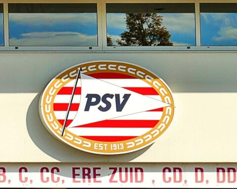 PSV start Eredivisie title defense with dominant 6–1 victory against Sparta Rotterdam