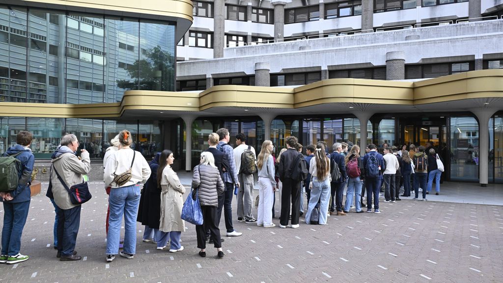 Publiek op de Kamertribune ziet vooral 'campagne-tv' en veel ruzie