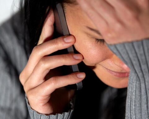 Record aantal oproepen naar Nederlandse misbruik hotline door groeiende angsten voor feminicide