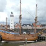 Replica van het schip van Willem Barentsz naar Sail Amsterdam