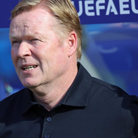 Ronald Koeman ontvangt Eredivisie prijs voor invloed op Nederlands voetbal
