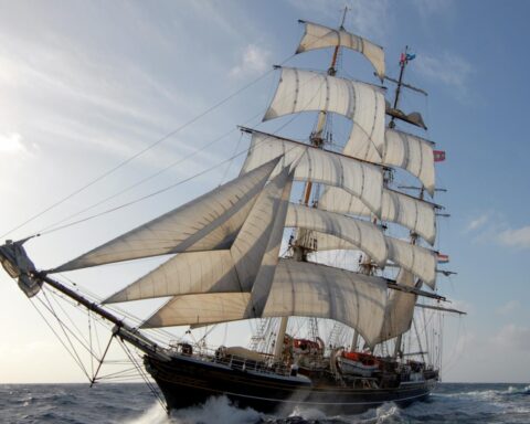 SAIL 2025: Amsterdam stelt strikte navigatieregels in te midden van recordvloot