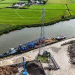 Schip botst tegen hoogspanningskabels, 25.000 huishoudens in Friesland zonder stroom