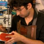 Sneakers zorgen voor minder werk voor schoenmakers door afname van reparaties