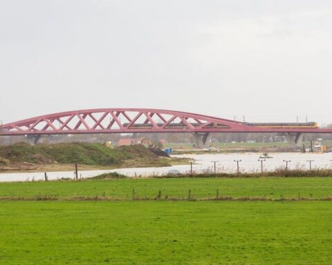 Treinverkeer rond Zwolle verstuurd door koperdiefstal, geen treinen tussen Zwolle en Kampen