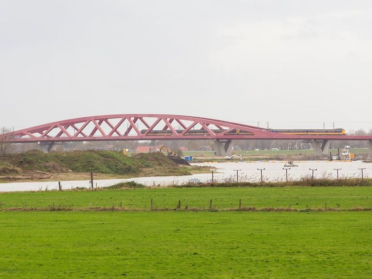 Treinverkeer rond Zwolle verstuurd door koperdiefstal, geen treinen tussen Zwolle en Kampen