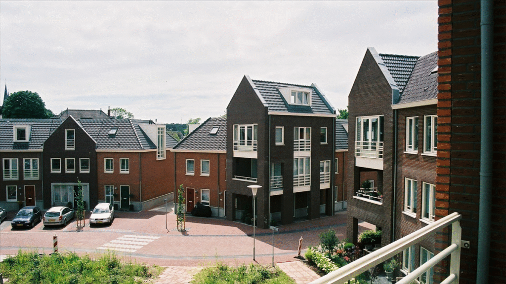 Verkoop nieuwbouwwoningen blijft traag ondanks stijgende trend in bestaande woningen
