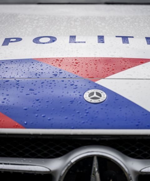 Vrouw (19) ernstig gewond na aanrijding in Nieuwveen, bestuurder vluchtte deurgereden