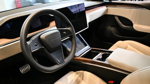 Zelfrijdende Tesla betrokken bij fatale aanrijding, bedrijf krijgt 240 miljoen boete