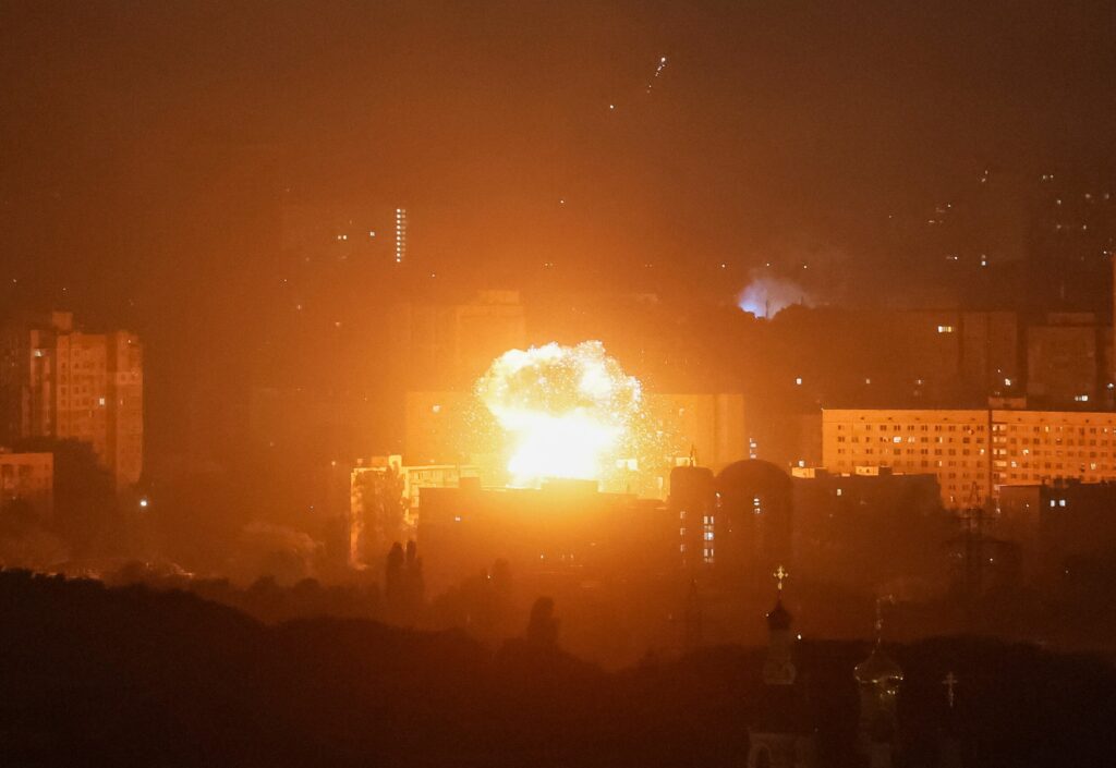 Massale drone- en raketaanval op Oekraïne eist slachtoffers in Kiev en andere steden