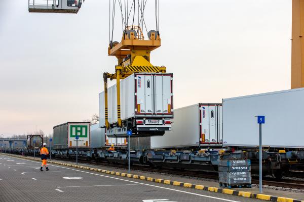 Oekraïne versterkt rol in Noord-Zuid transportcorridor