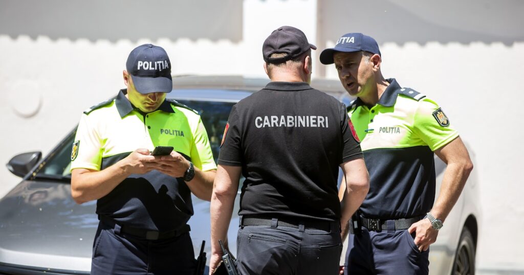 Politie in Moldavië voert honderden invallen uit wegens vermoedelijke Russische inmenging bij verkiezingen