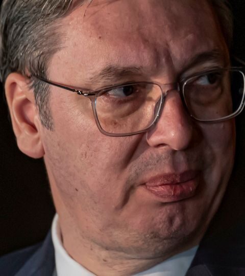 Vučić bedankt Rusland voor waarschuwing over vermeende "kleurenrevolutie"