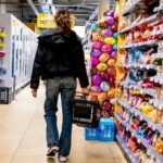 A-merk prijs stijgt bijna 40 procent meer dan huismerk