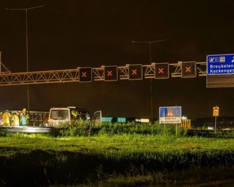 A2 bij Breukelen weer open na ongeluk met meerdere voertuigen