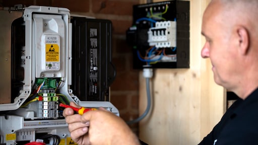 ACM waarschuwt voor onbetrouwbare verkoper van thuisbatterijen Opslagplan