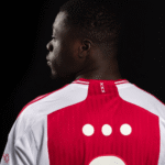 Ajax herhaalt contract met Kasper Dolberg na verkoop van Brian Brobbey en Bertrand Traore