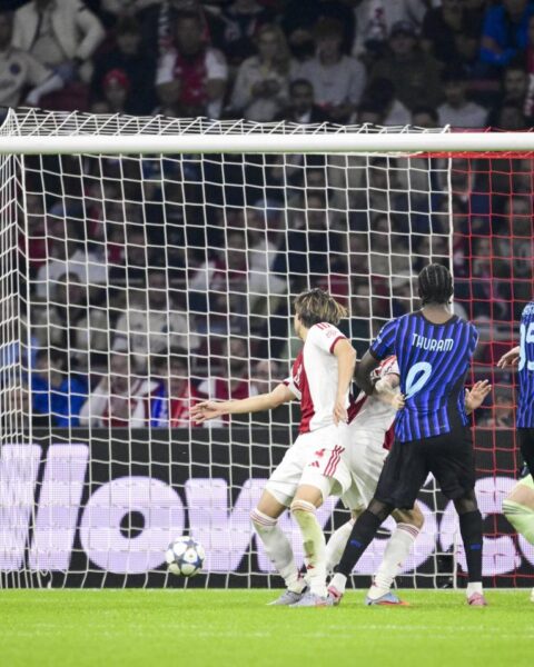 Ajax verliest met 2-0 van Internazionale in de UEFA Champions League