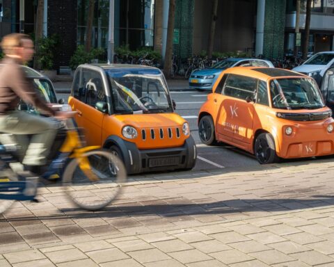 Amsterdam gaat microcars op veerboten en fietspaden verbieden