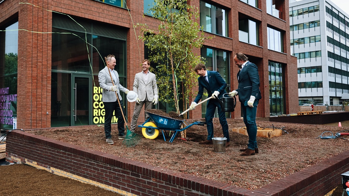 Amsterdam viert hoogste punt Spot Amsterdam met 1.095 woningen en kantoren in Amstel III