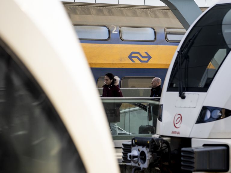 Arriva gaat opnieuw in gesprek met ministerie over treinvervoer tussen Zwolle, Groningen en Leeuwarden