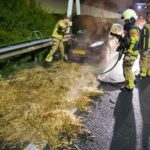 Auto in brand door stro na concert van Normaal in Dalfsen