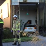 Automobilist rijdt bedrijfspand binnen in Ede en slaat op de vlucht