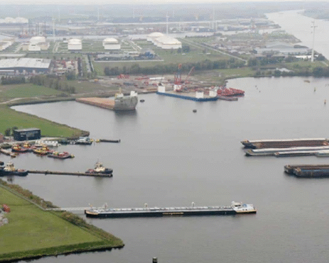 Beelen verkoopt ADM-terrein aan gemeente Amsterdam voor € 165 miljoen, onder taxatiewaarde