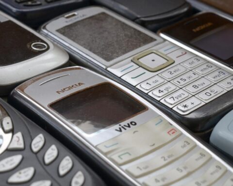 Bijna 27 miljoen oude smartphones liggen ongebruikt in Nederlandse huishoudens, blijkt uit onderzoek