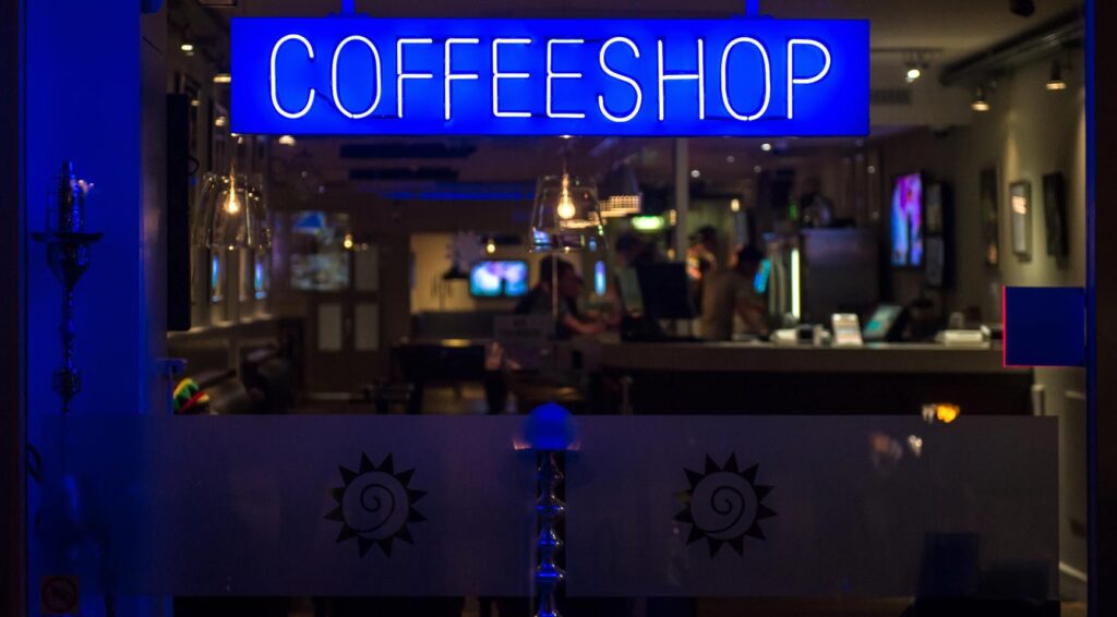 Coffeeshops in gereguleerde cannabisproef mogen alleen legaal hashish verkopen