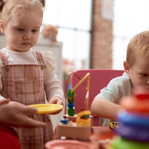 De regering investeert jaarlijks €9 miljard in kinderopvang, bijna gratis tegen 2029