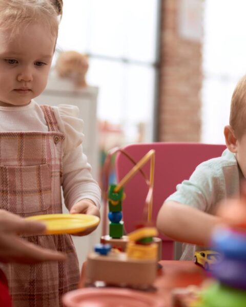 De regering investeert jaarlijks €9 miljard in kinderopvang, bijna gratis tegen 2029