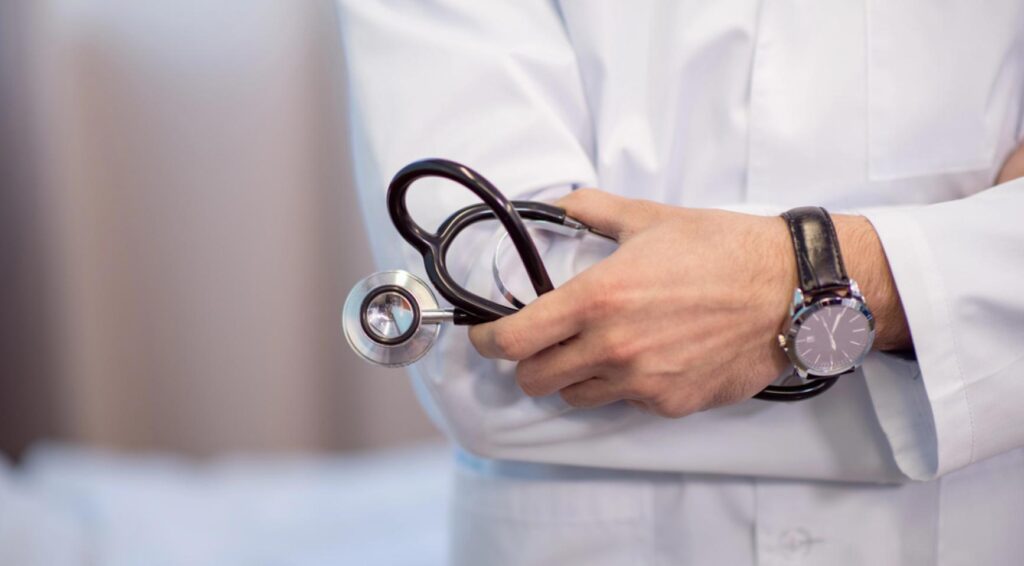 Dokter uit Veldhoven verdacht van illegale transfusies met navelstrengbloed bij 200 buitenlandse kinderen