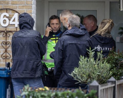 Drie dode lichamen aangetroffen in woning in Alkmaar onder mysterieuze omstandigheden