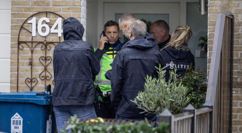 Drie dode lichamen ontdekt in een huis in Alkmaar onder mysterieuze omstandigheden