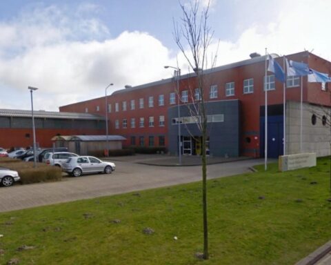 Drie gevangeniswerkers doelwit van vier explosieaanvallen vorige maand