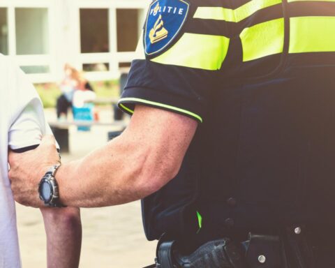 Drie minderjarigen gearresteerd in Rotterdam voor wapenbezit