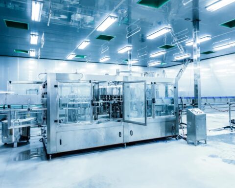 Eerste bioplasticfabriek in Delfzijl start productie van PEF-flessen