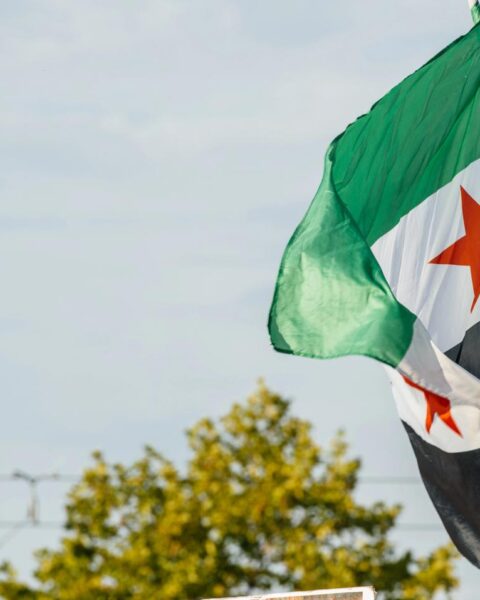 Eerste chartereis van de Nederlandse overheid terugblik 84 Syrische vluchtelingen naar Damascus