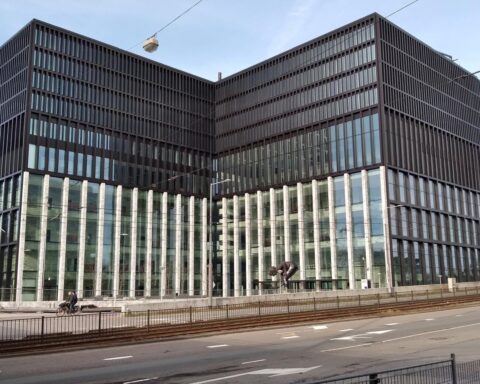 Eerste zitting gepland in zaak van moord op tiener Lisa, bevestigt rechtbank Amsterdam