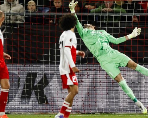 FC Utrecht verliest van Lyon terwijl Nederlandse clubs ongewenst Europees record evenaren