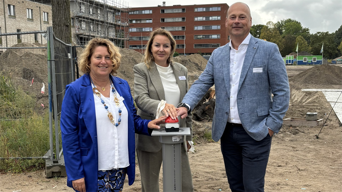Feestelijke start van de bouw van Boterbloem in Vlaardingse wijk Heemtuinen