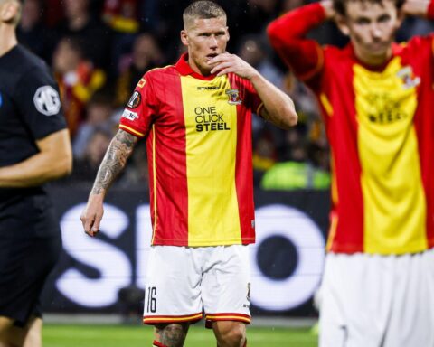 Go Ahead Eagles verliezen nipte thuiswedstrijd in Europa League tegen FCSB