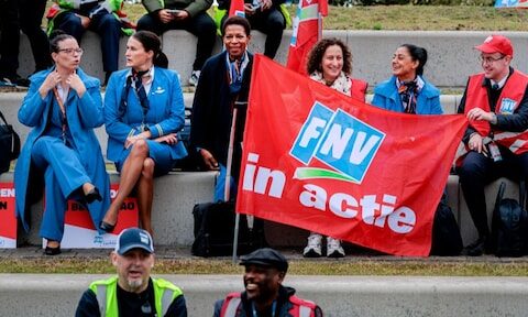 Grondpersoneel KLM staakt, 119 vluchten geannuleerd op woensdag