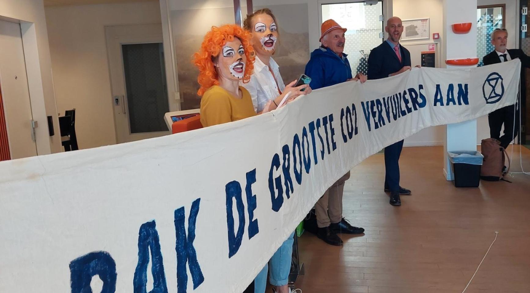 Hoge Raad der Nederlanden vernietigt veroordelingen van acht klimaatactivisten